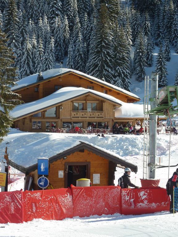 La Perdrix Blanche Hotel Chatel Exterior photo