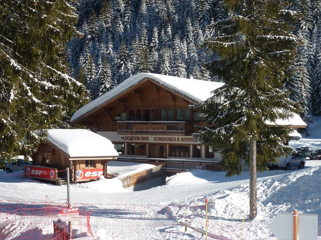 La Perdrix Blanche Hotel Chatel Exterior photo
