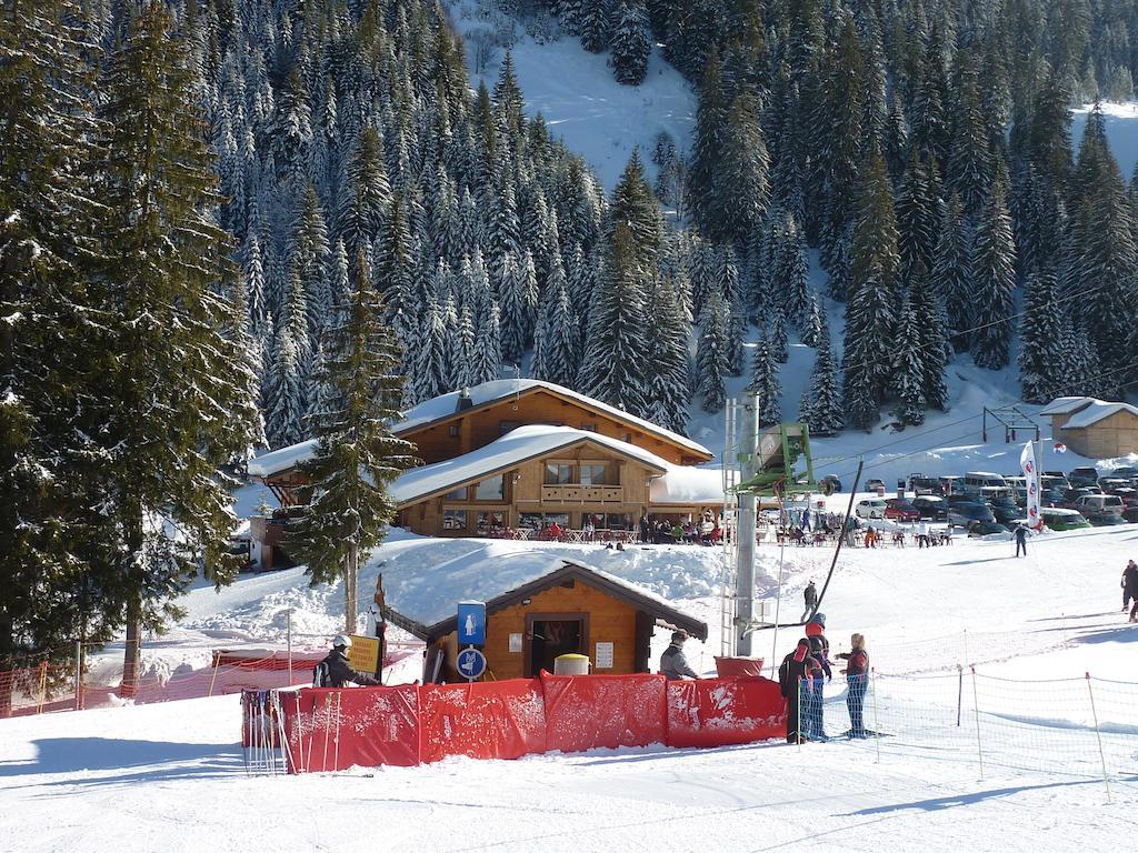 La Perdrix Blanche Hotel Chatel Exterior photo