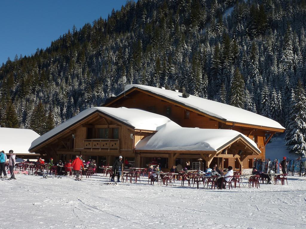 La Perdrix Blanche Hotel Chatel Exterior photo