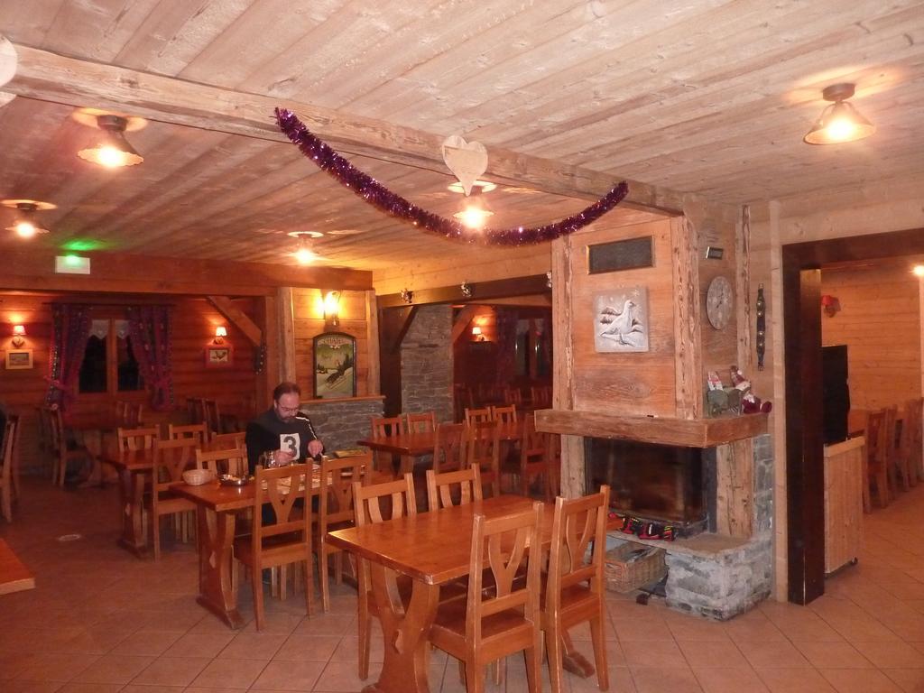 La Perdrix Blanche Hotel Chatel Exterior photo