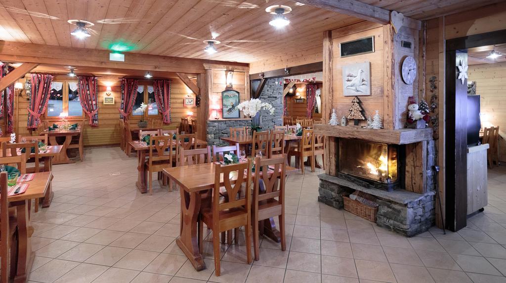 La Perdrix Blanche Hotel Chatel Exterior photo