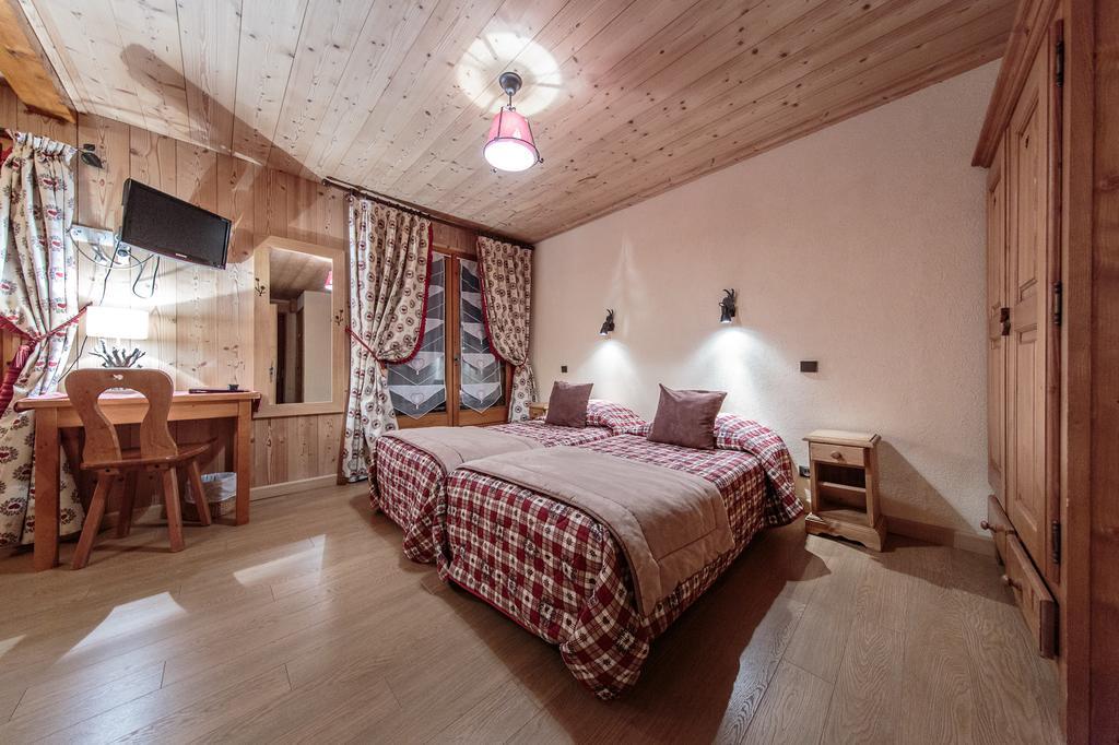 La Perdrix Blanche Hotel Chatel Exterior photo